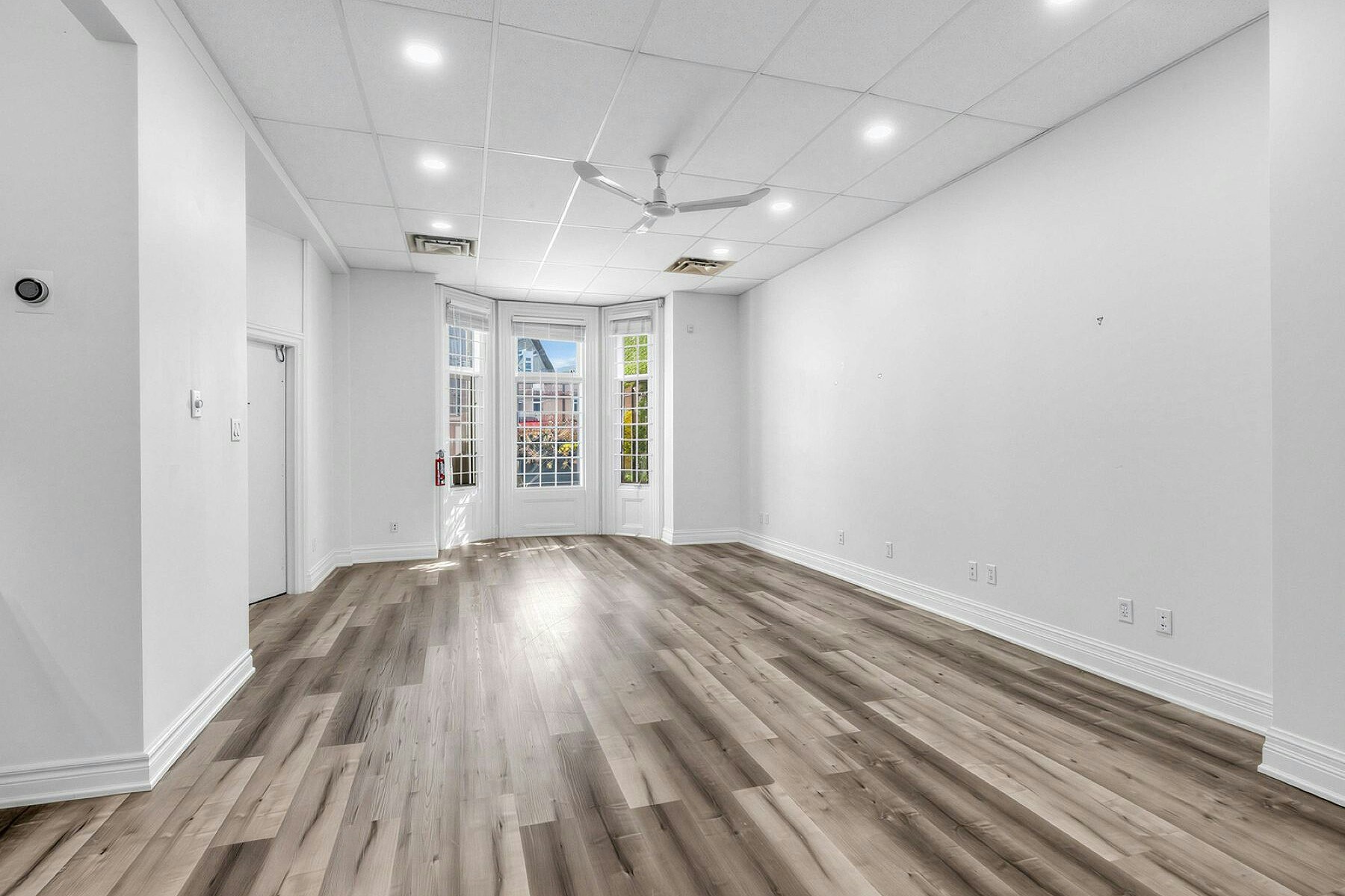 212 Carlton St Main, Toronto, ON, M5A 2L1 - 10