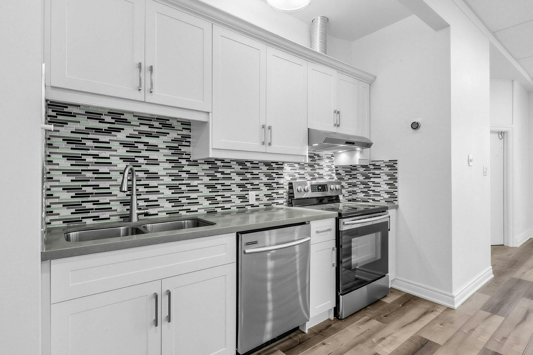 212 Carlton St Main, Toronto, ON, M5A 2L1 - 7