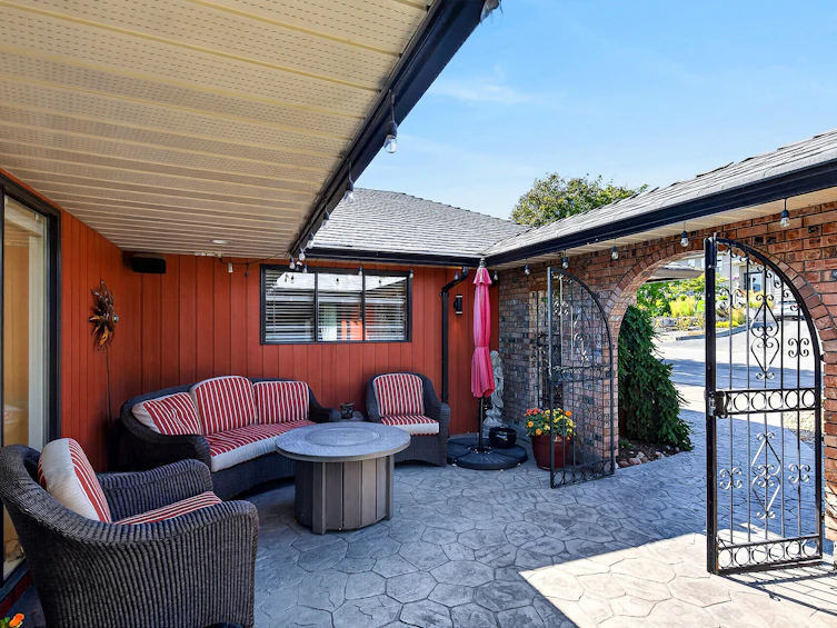 1645 Smithson Place, Kelowna, BC, V1Y 8N5 - 4
