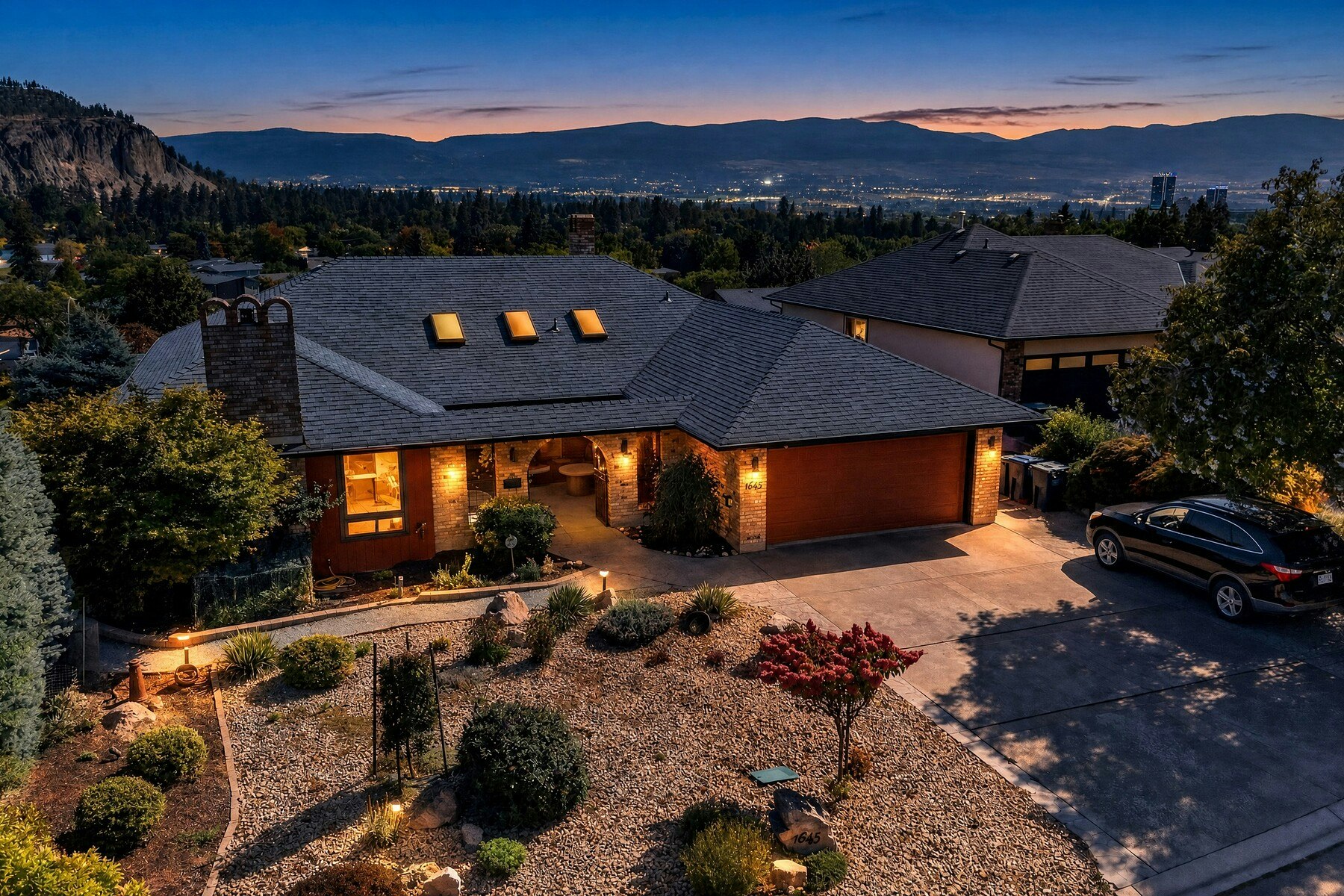 1645 Smithson Place, Kelowna, BC, V1Y 8N5