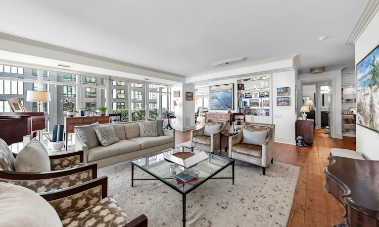 3302-2181 Yonge Street