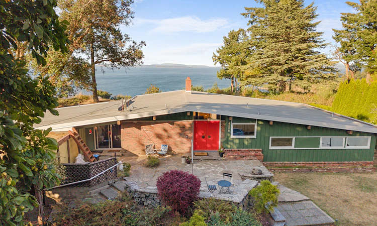 4598 Torquay Drive