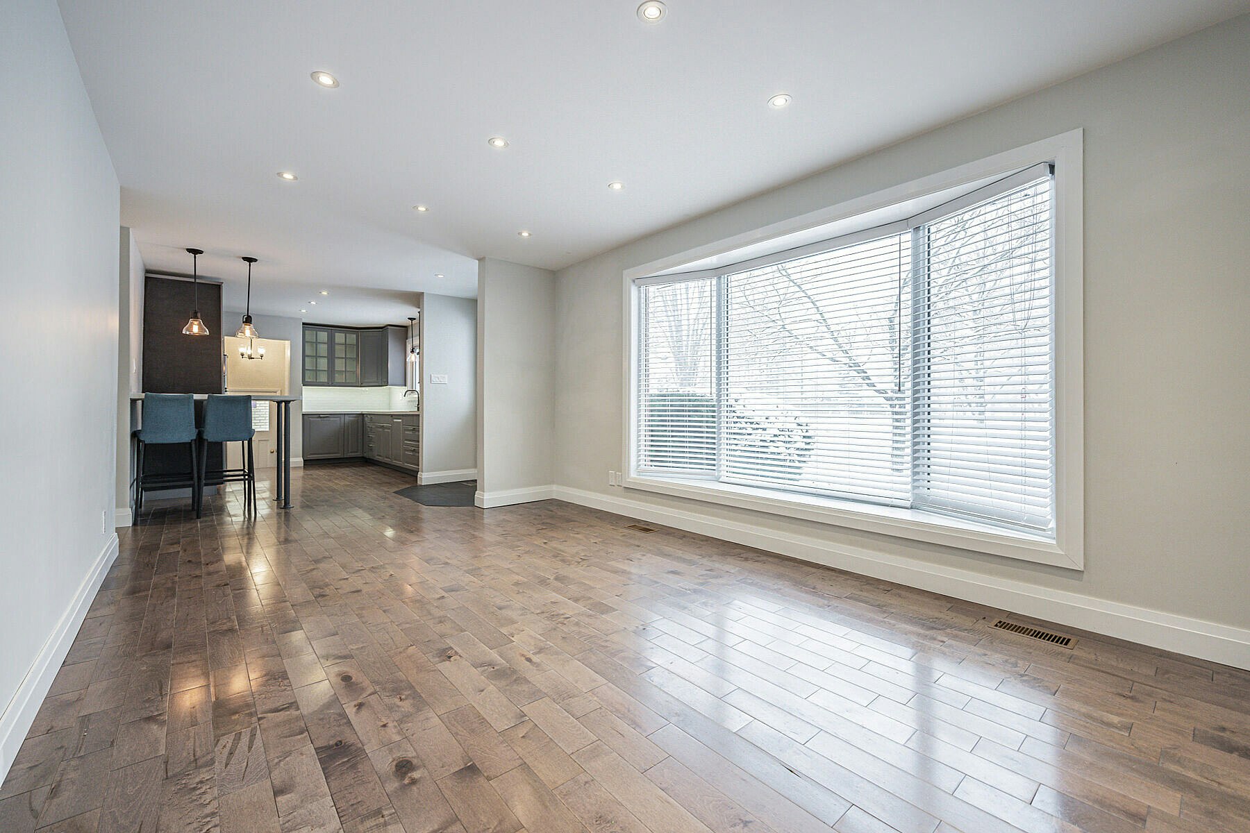 525 Dynes Road, Burlington, ON, L7N 2V1 3