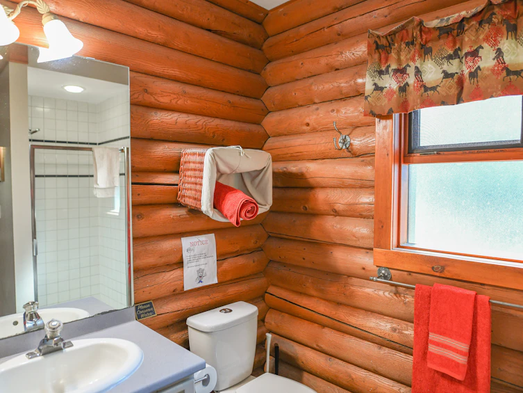 7915 Machete Lake Road, Bridge Lake, BC, V0K 1E0 - 12