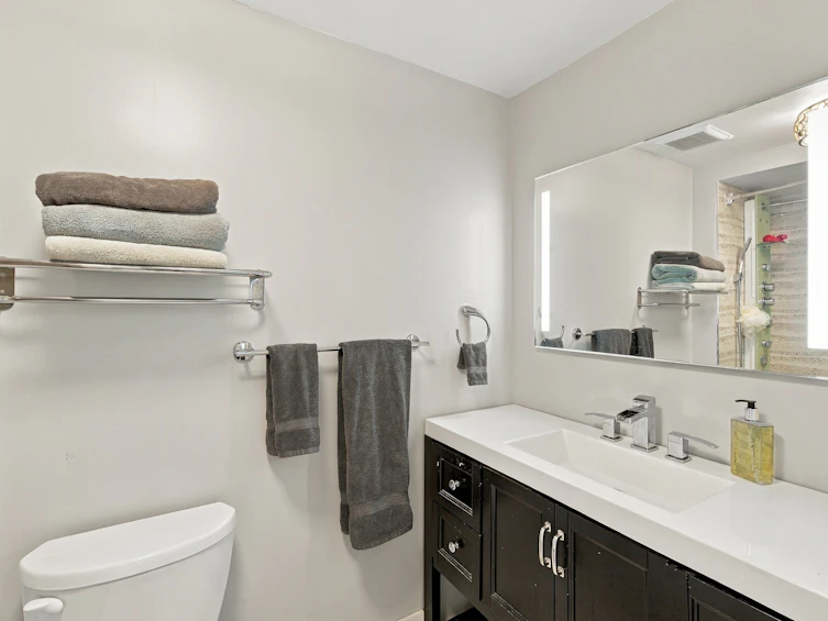 1063 Heritage Boulevard, North Vancouver, BC, V7J 3G7 - 17