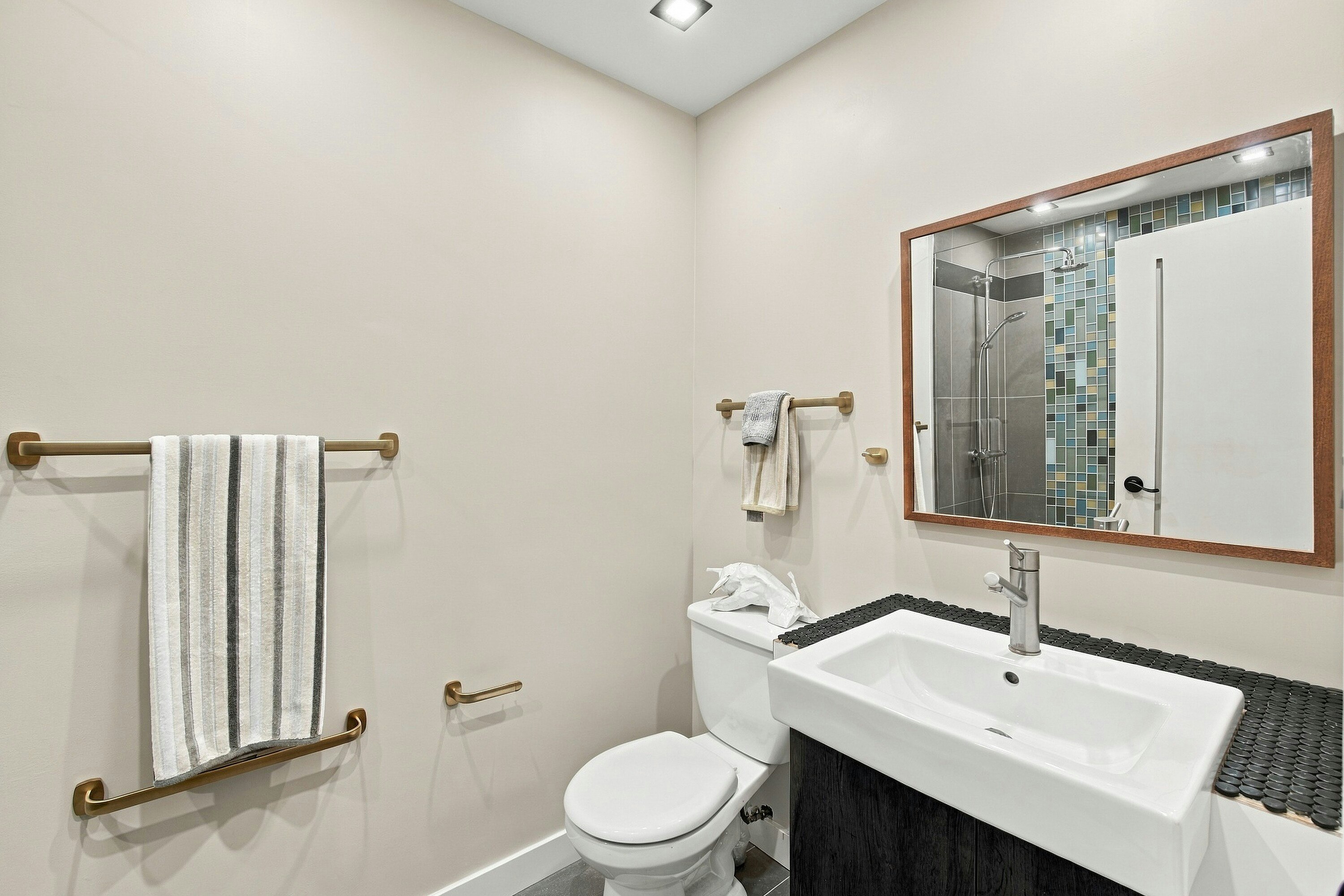 1063 Heritage Boulevard, North Vancouver, BC, V7J 3G7 - 16