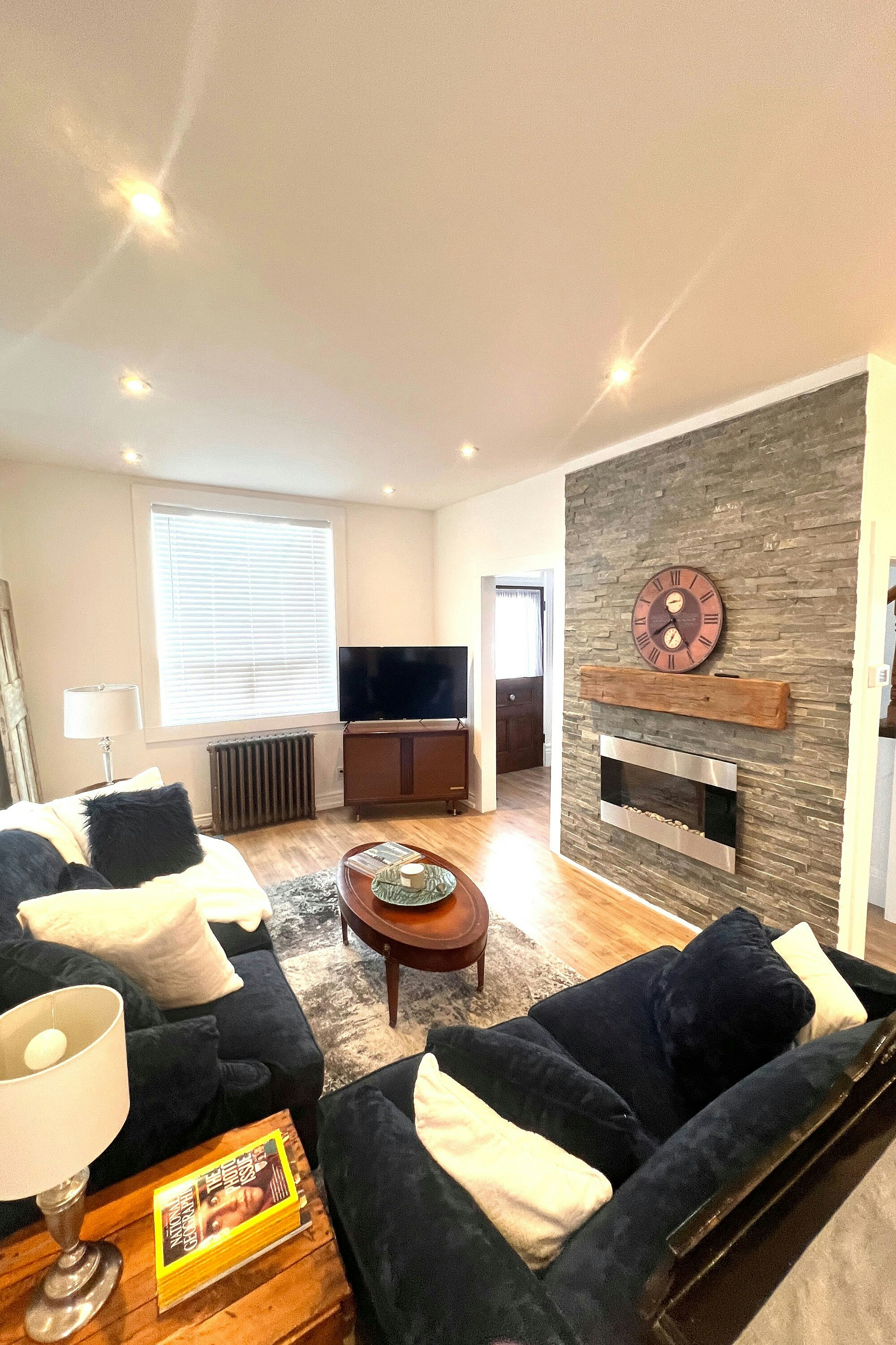 22 St. Paul Street, Collingwood, ON, L9Y 3N9