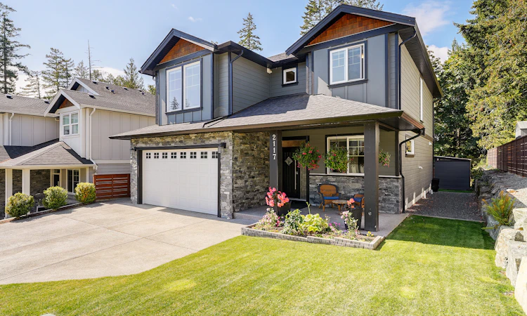 2117 Triangle Trail