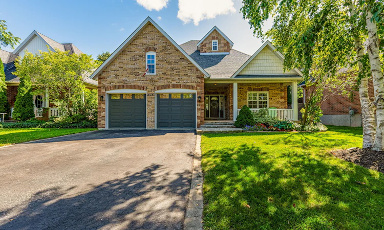 75 Edward Street E