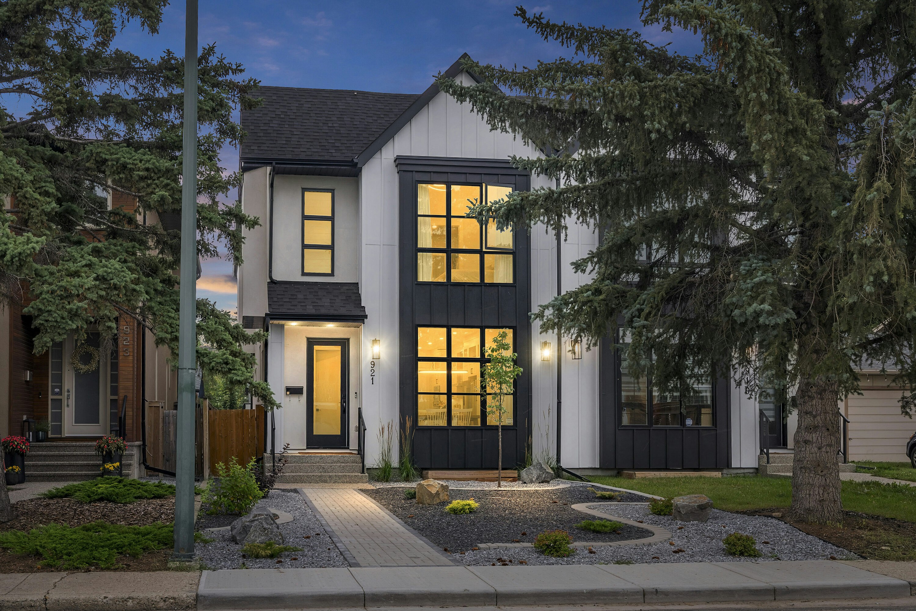 921 41 Street SW, Calgary, AB, T3C 1X3
