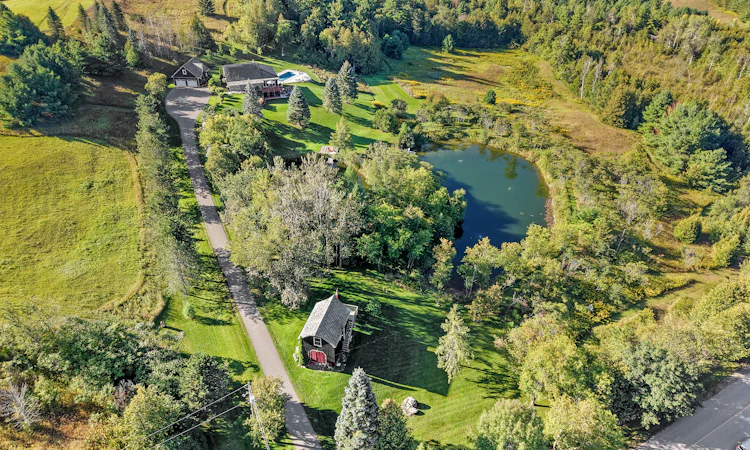 401 Concession 11 Road Rd East