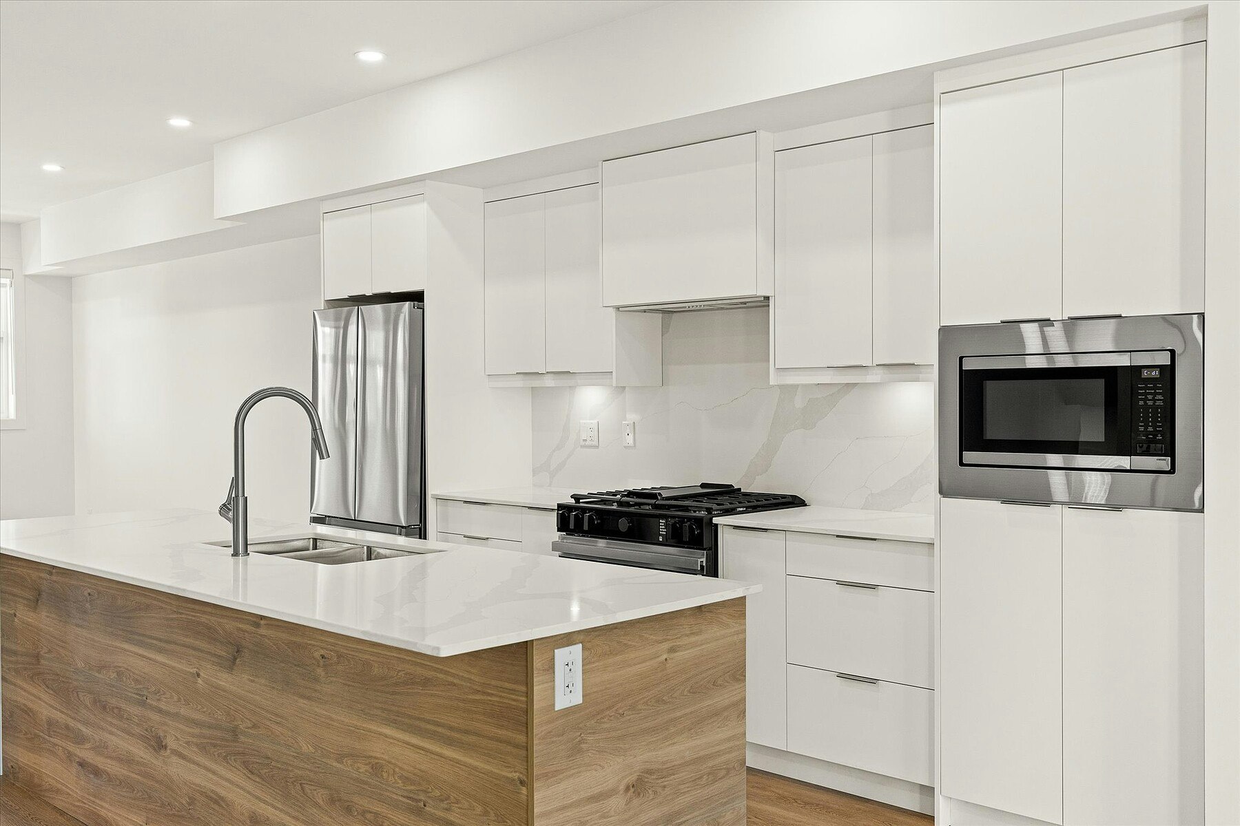 116-5300 Main Street, Kelowna, BC, V1W 0C1