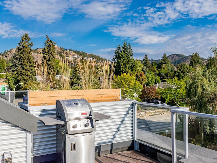 37-1515 N Highland Drive, Kelowna, BC, V1Y 0C9 - 37