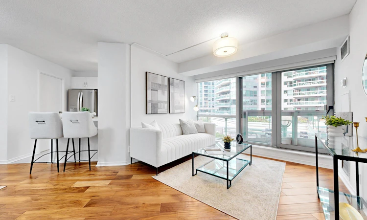 414-10 Queens Quay West