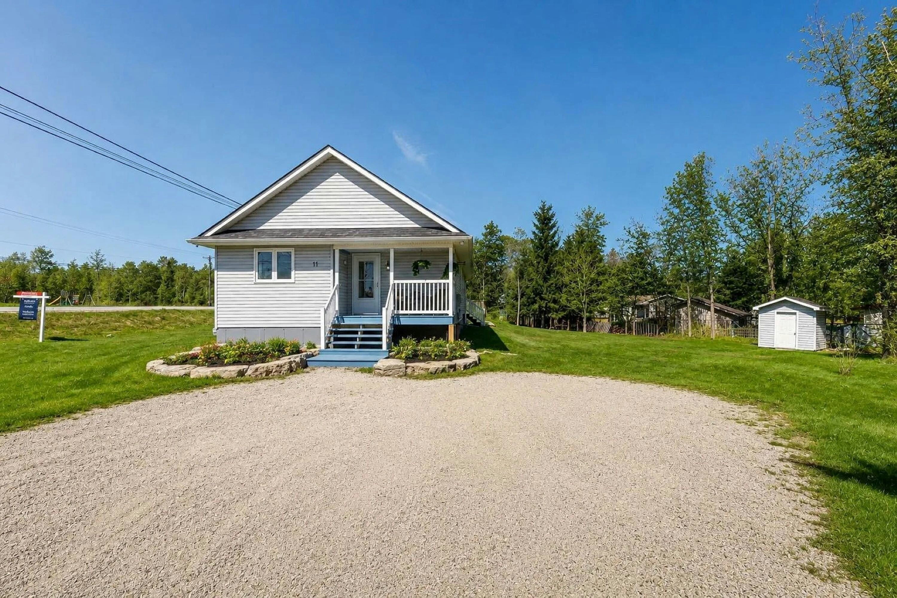 11 Stalker Street, Collingwood, ON, L9Y 3Z1 - 2