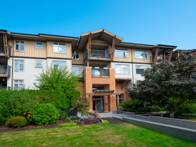 204-300 Klahanie Drive - 4