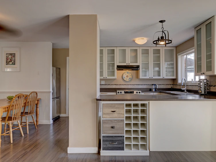 5582 Emerson Road, Sechelt, BC, V7Z 0R8 - 5