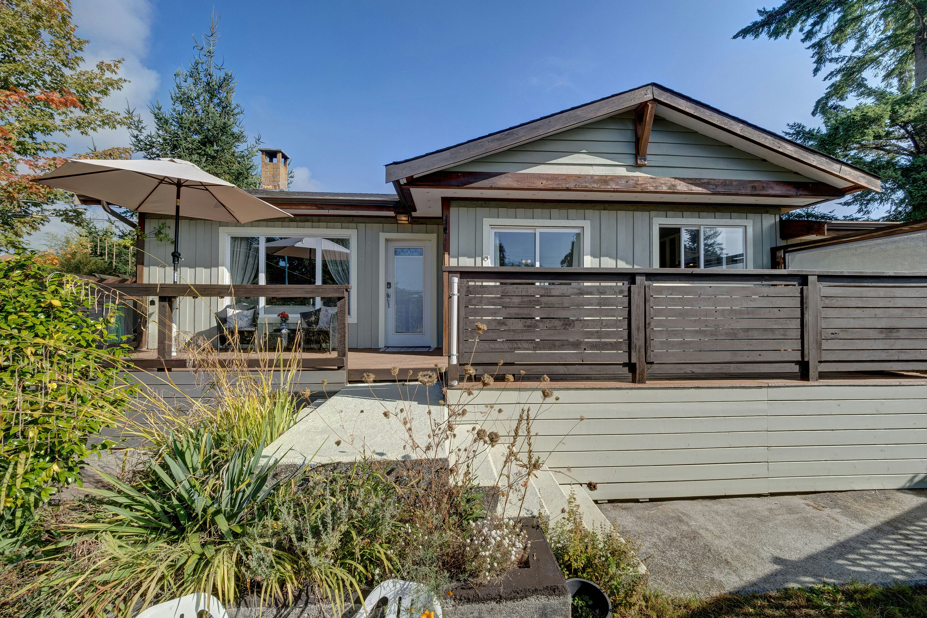 5582 Emerson Road, Sechelt, BC, V7Z 0R8