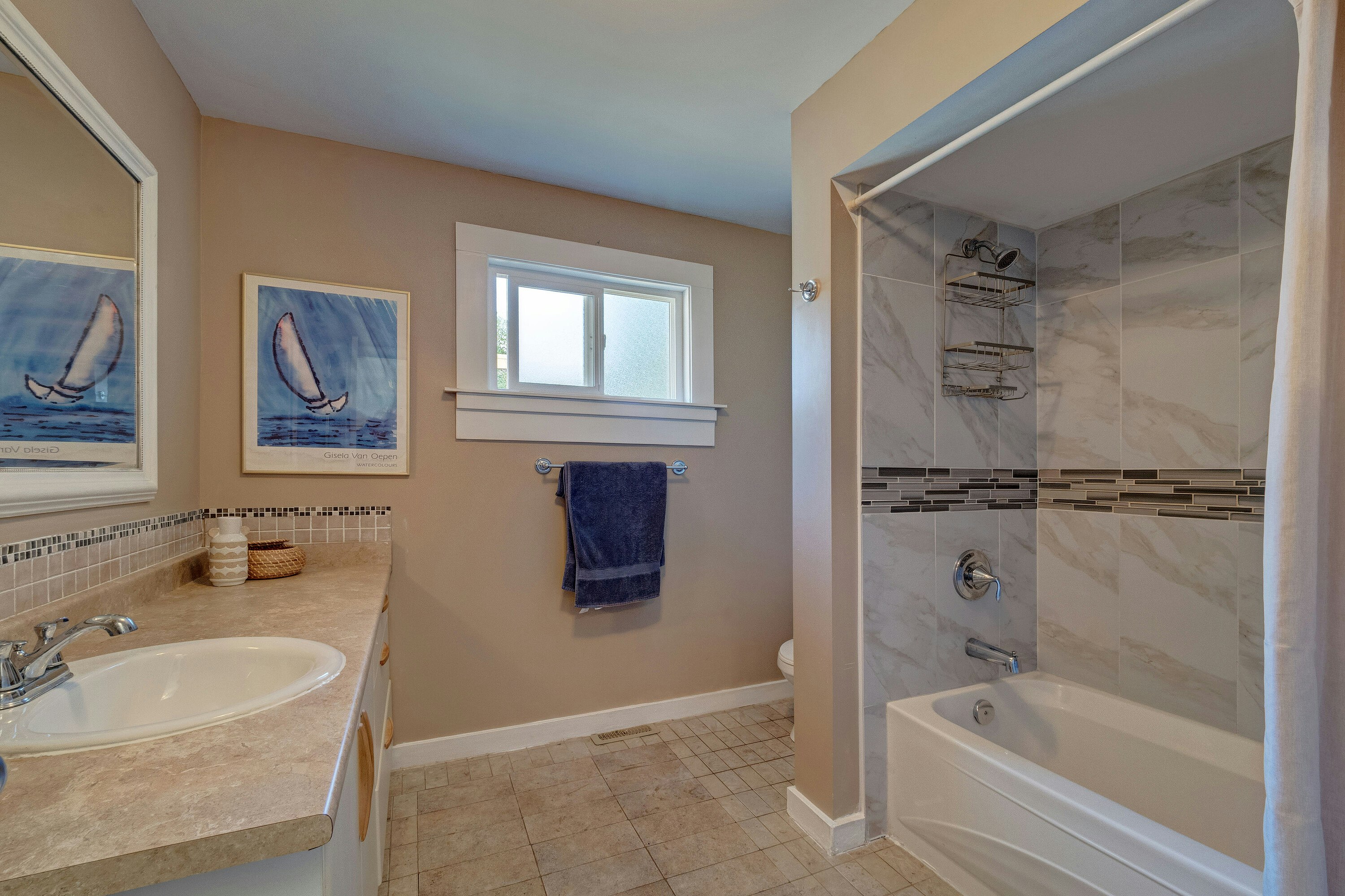 5582 Emerson Road, Sechelt, BC, V7Z 0R8 - 19