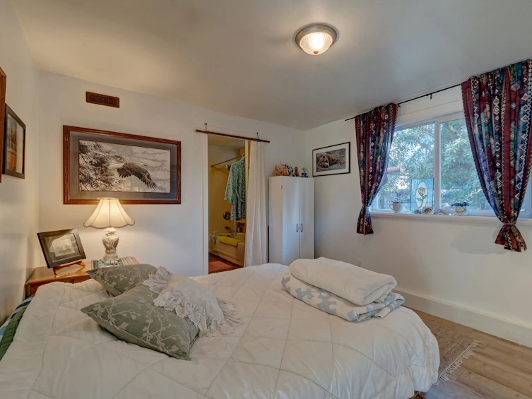 5582 Emerson Road, Sechelt, BC, V7Z 0R8 - 32