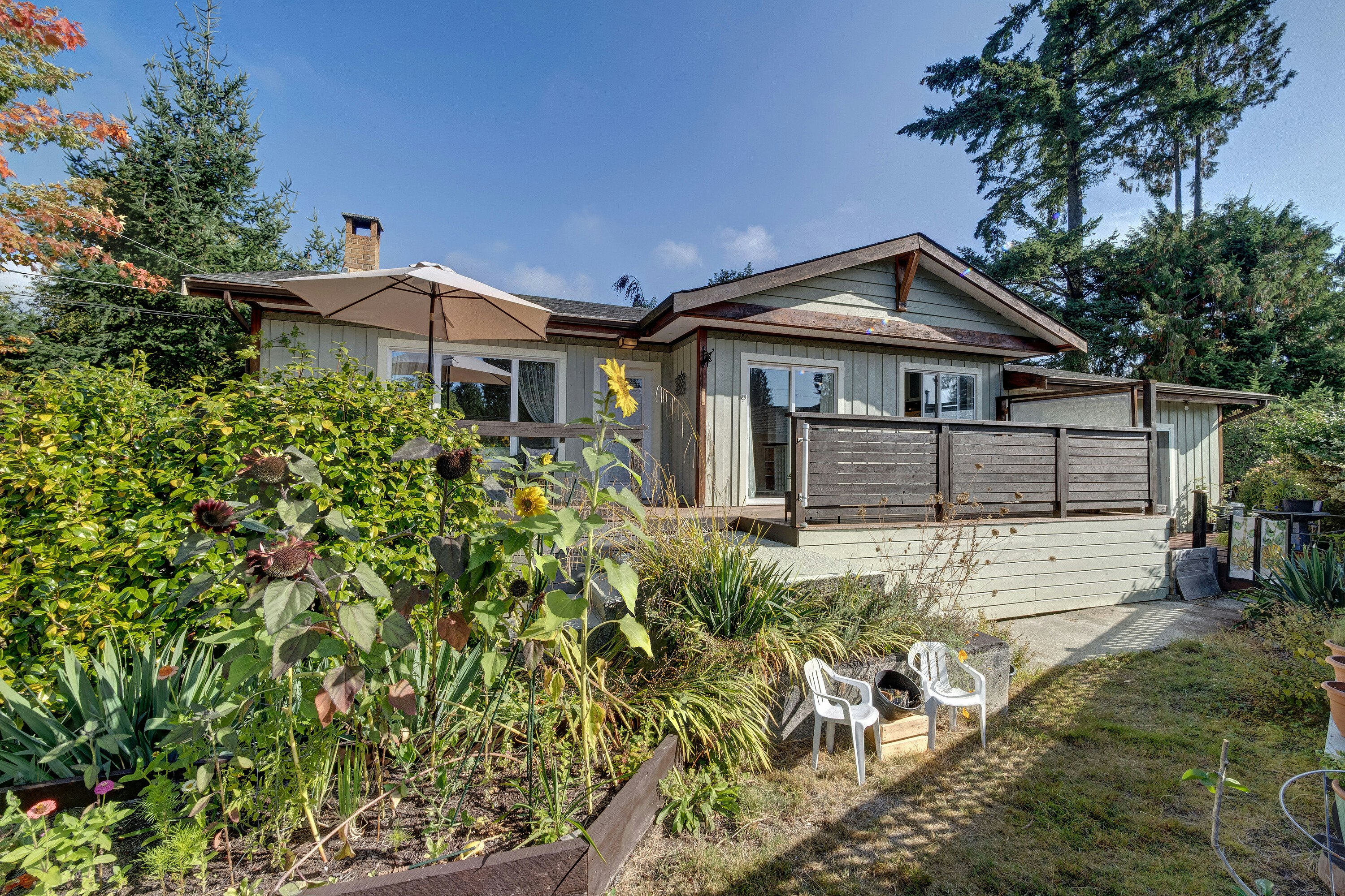 5582 Emerson Road, Sechelt, BC, V7Z 0R8 - 2