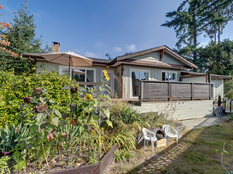 5582 Emerson Road, Sechelt, BC, V7Z 0R8 - 2