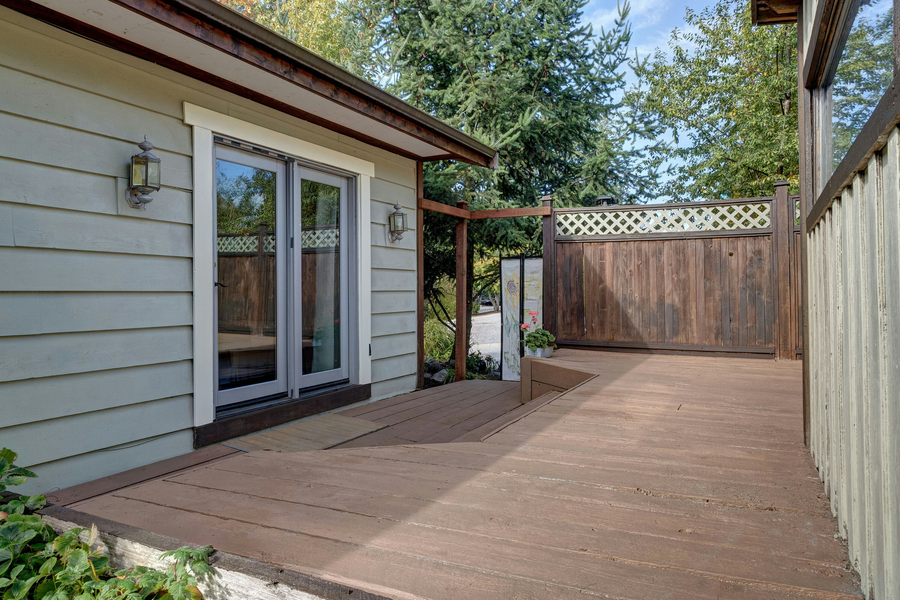5582 Emerson Road, Sechelt, BC, V7Z 0R8 - 38