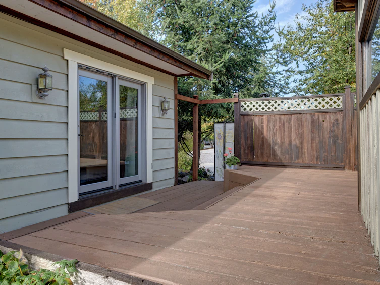 5582 Emerson Road, Sechelt, BC, V7Z 0R8 - 38