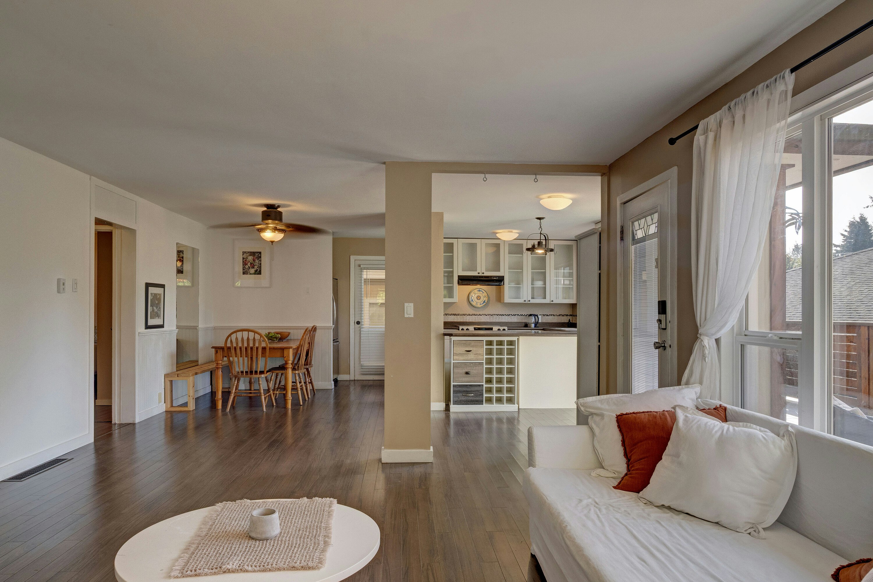 5582 Emerson Road, Sechelt, BC, V7Z 0R8 - 10