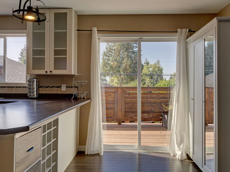 5582 Emerson Road, Sechelt, BC, V7Z 0R8 - 7
