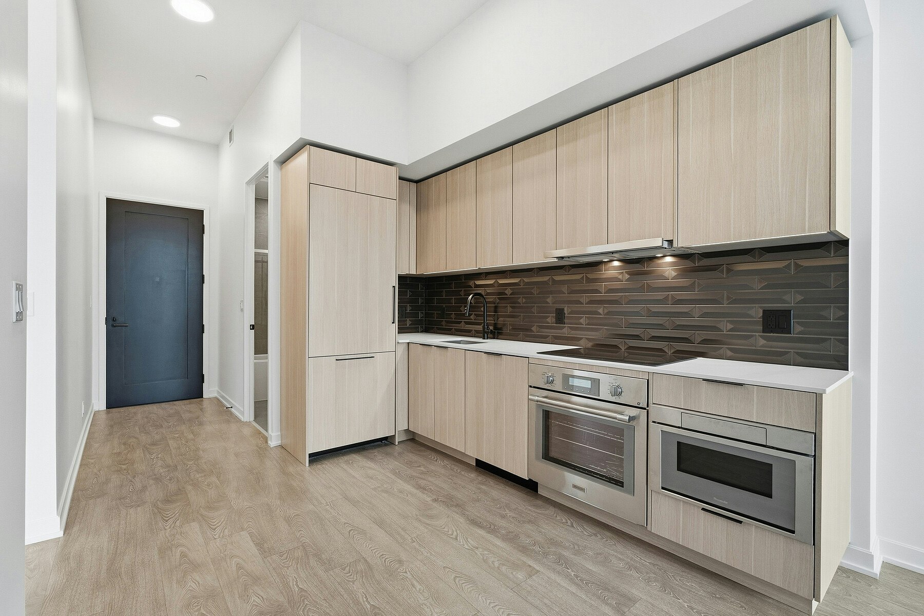 PH14-88 Bathurst Street, Toronto, ON, M5V 0W8