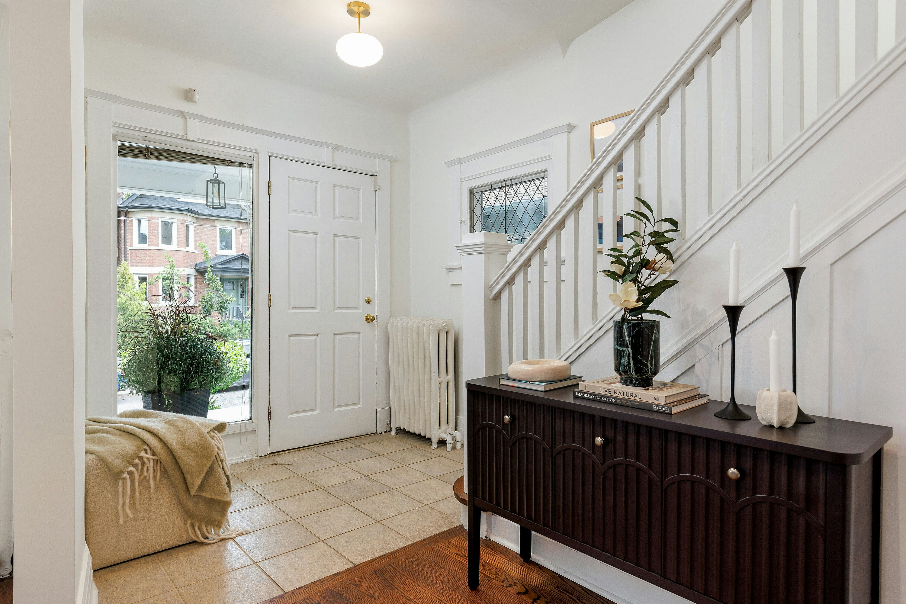 126 Hilton Avenue, Toronto, ON, M5R 3E7