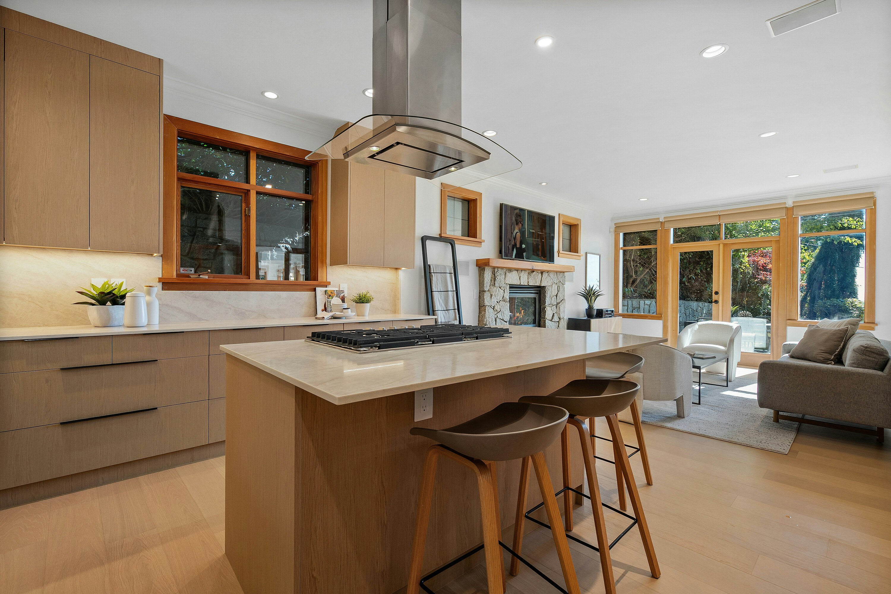 4812 Skyline Drive, North Vancouver, BC, V7R 3J3 - 5