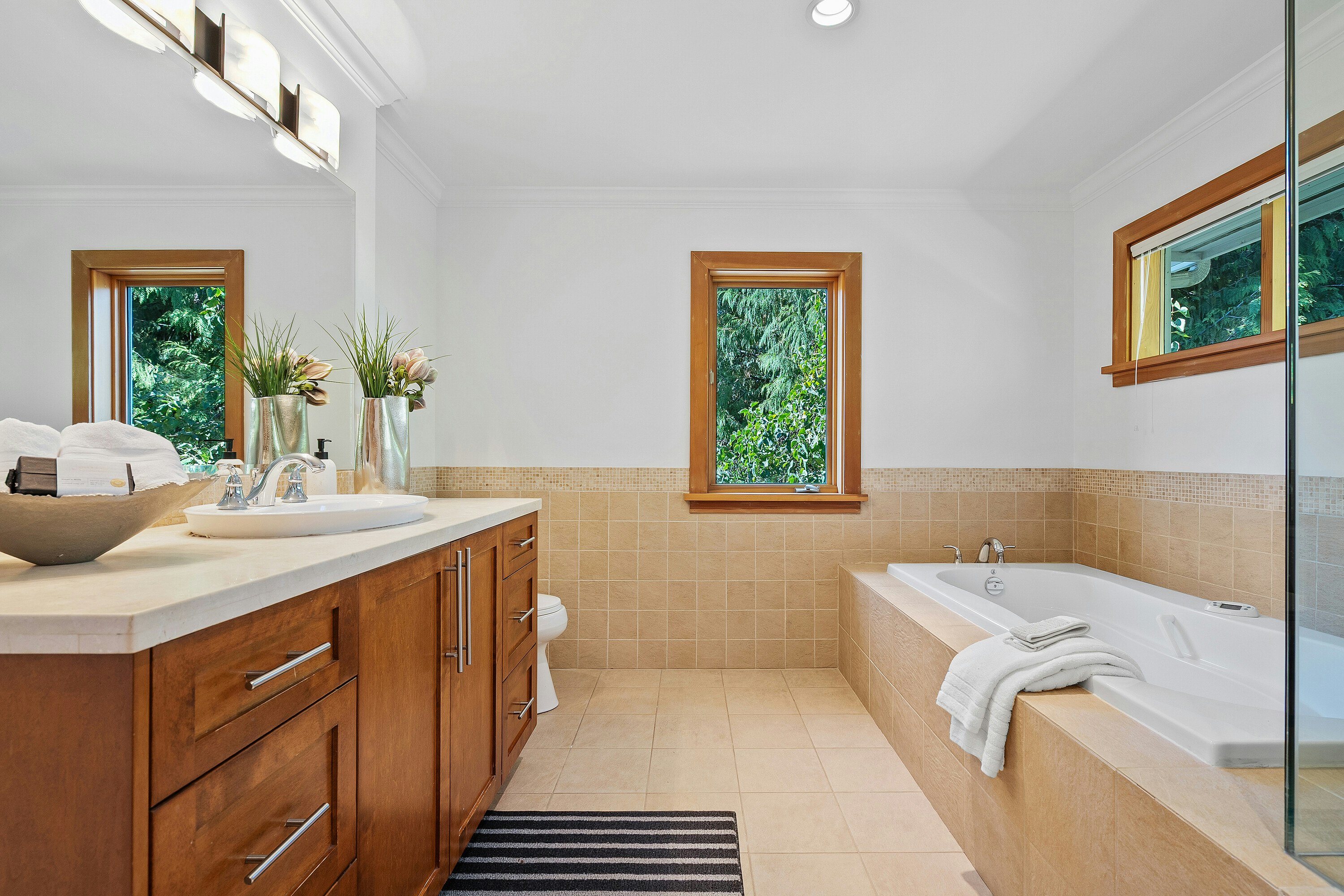 4812 Skyline Drive, North Vancouver, BC, V7R 3J3 - 48