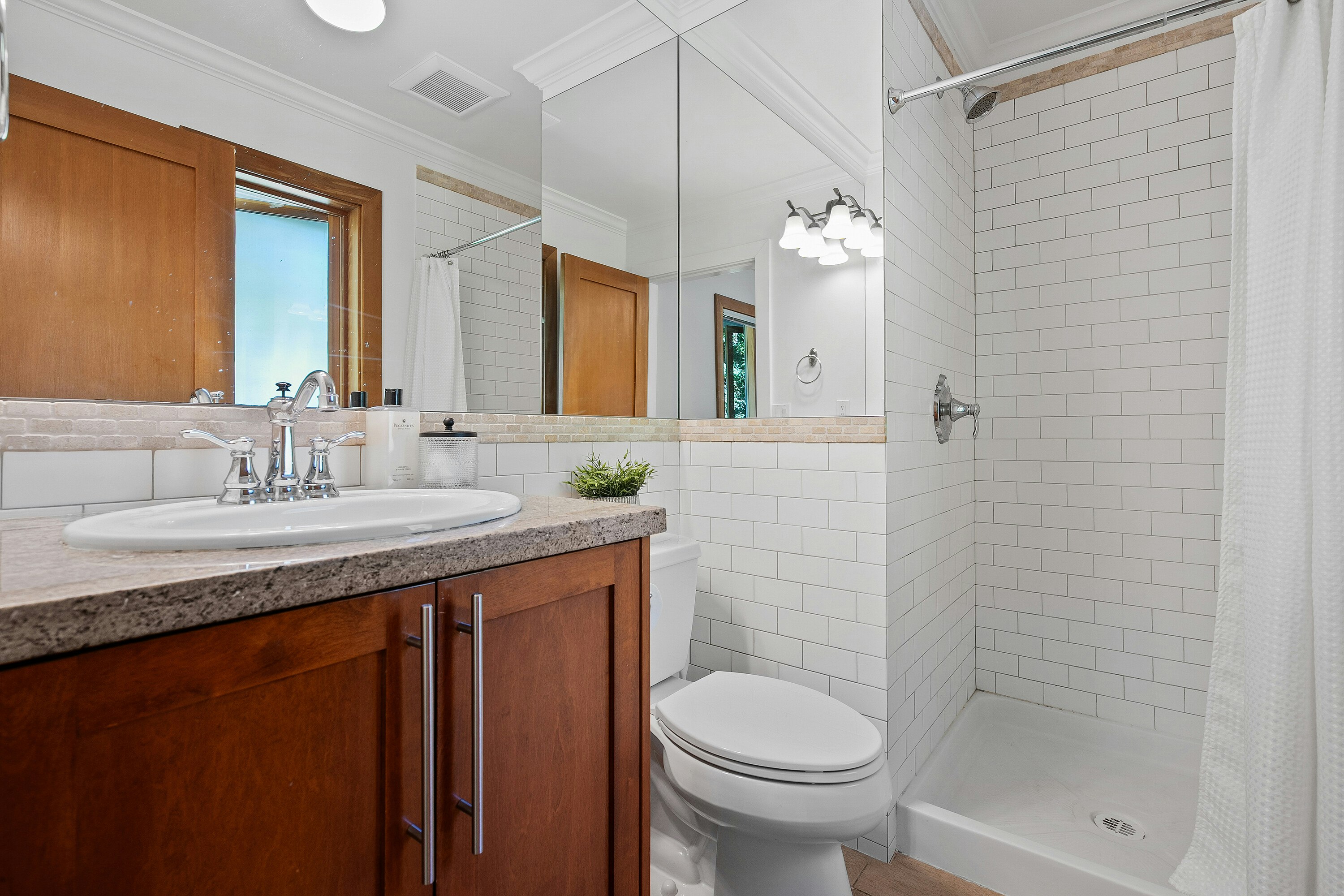 4812 Skyline Drive, North Vancouver, BC, V7R 3J3 - 43