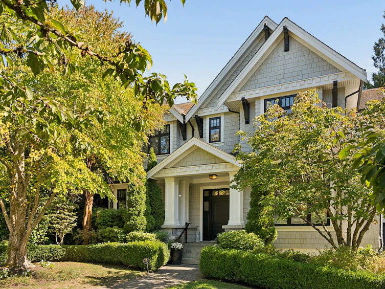5562 Crown Street, Vancouver, BC, V6N 2B5