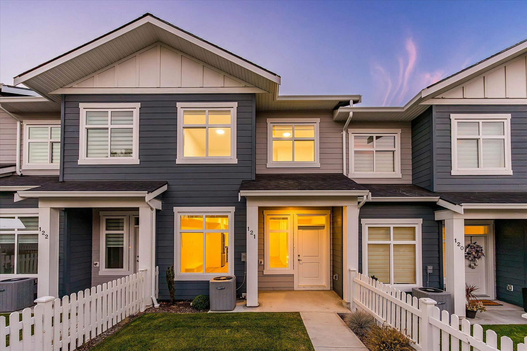 121-5300 Main Street, Kelowna, BC, V1W 0C1
