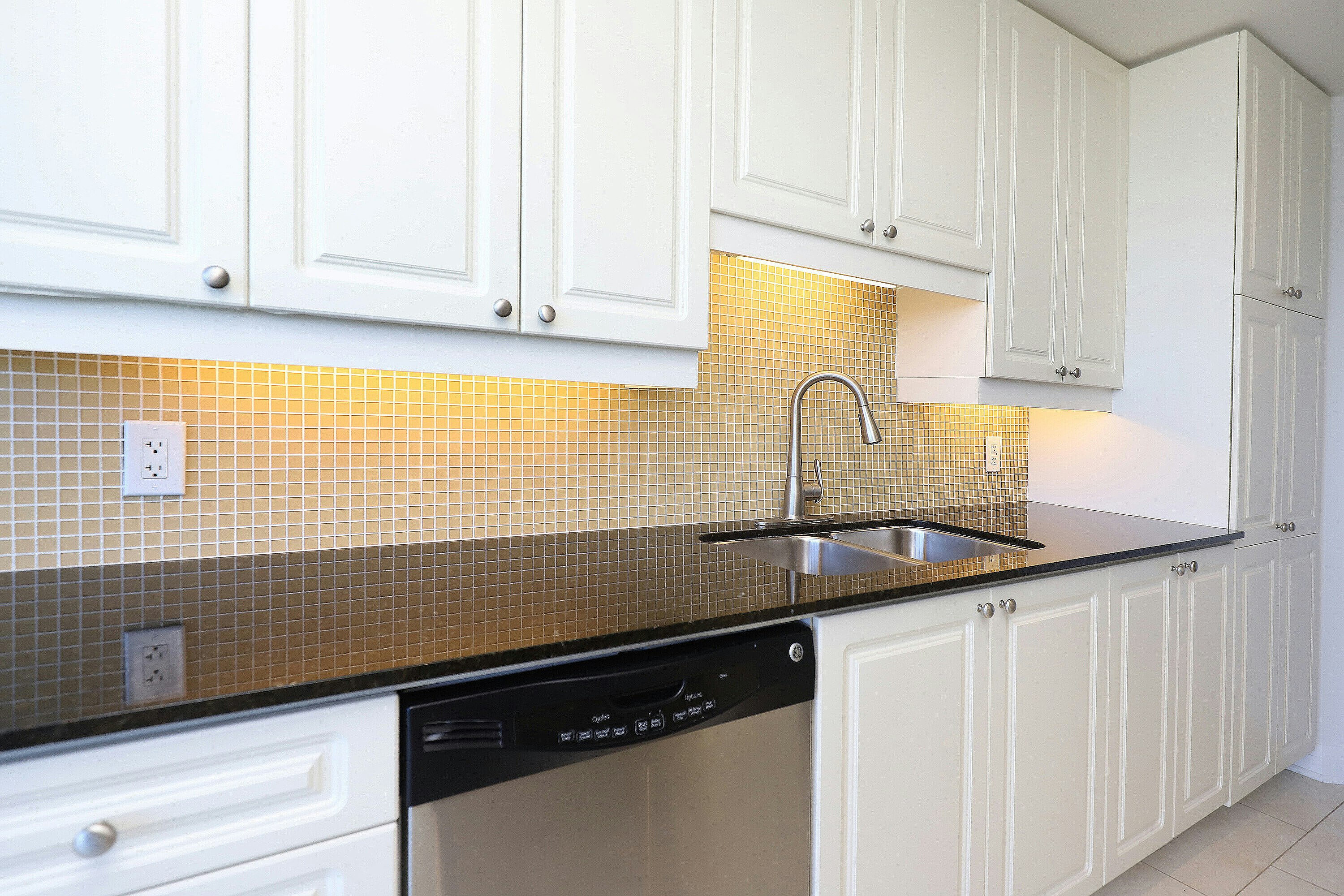 1055 Southdown 705 Road, Mississauga, ON, L5J 0A3 - 13