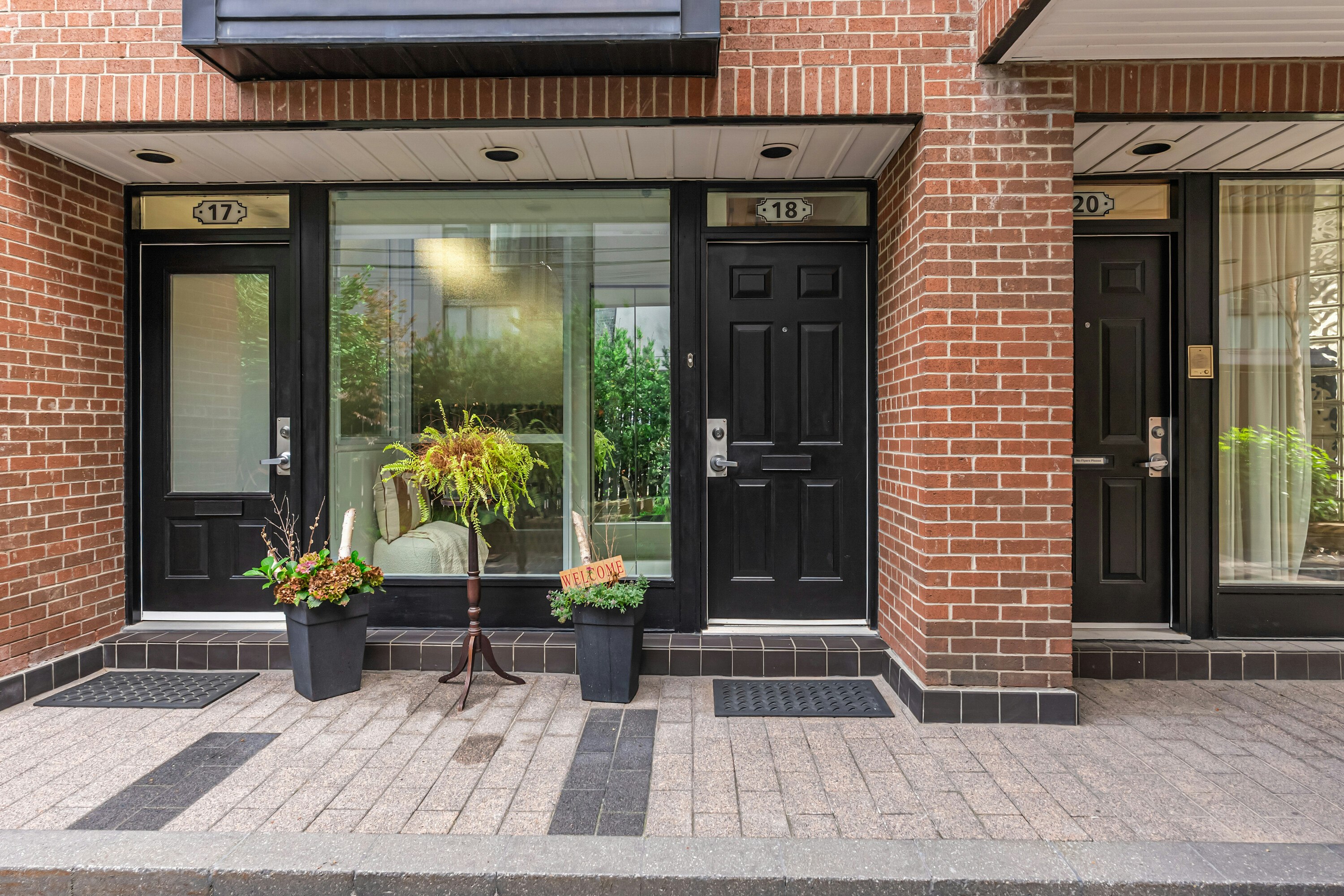 17-465 18 King Street E, Toronto, ON, M5A 1L6