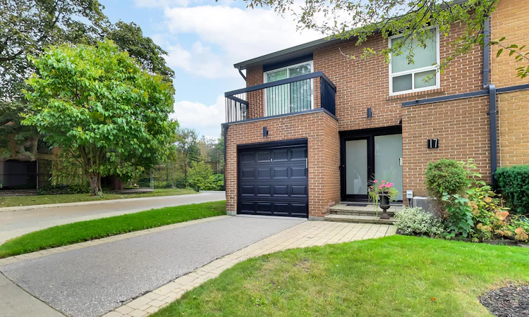 1397 Royal York 17 Road