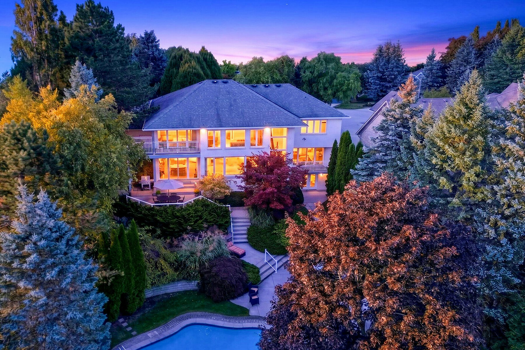 2 Anslow Court, Hamilton, ON, L9H 6Z2