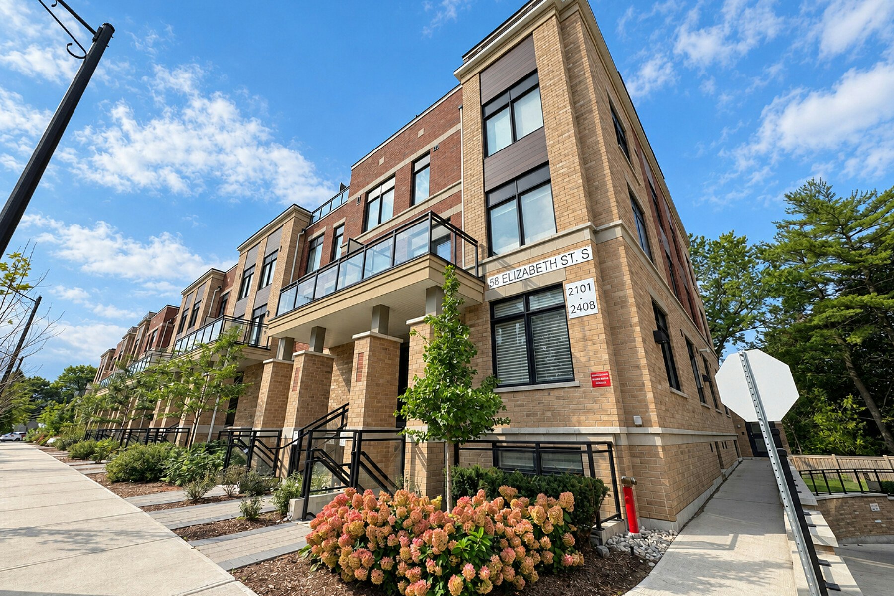 2102-58 Elizabeth Street S, Richmond Hill, ON, L4C 5W2