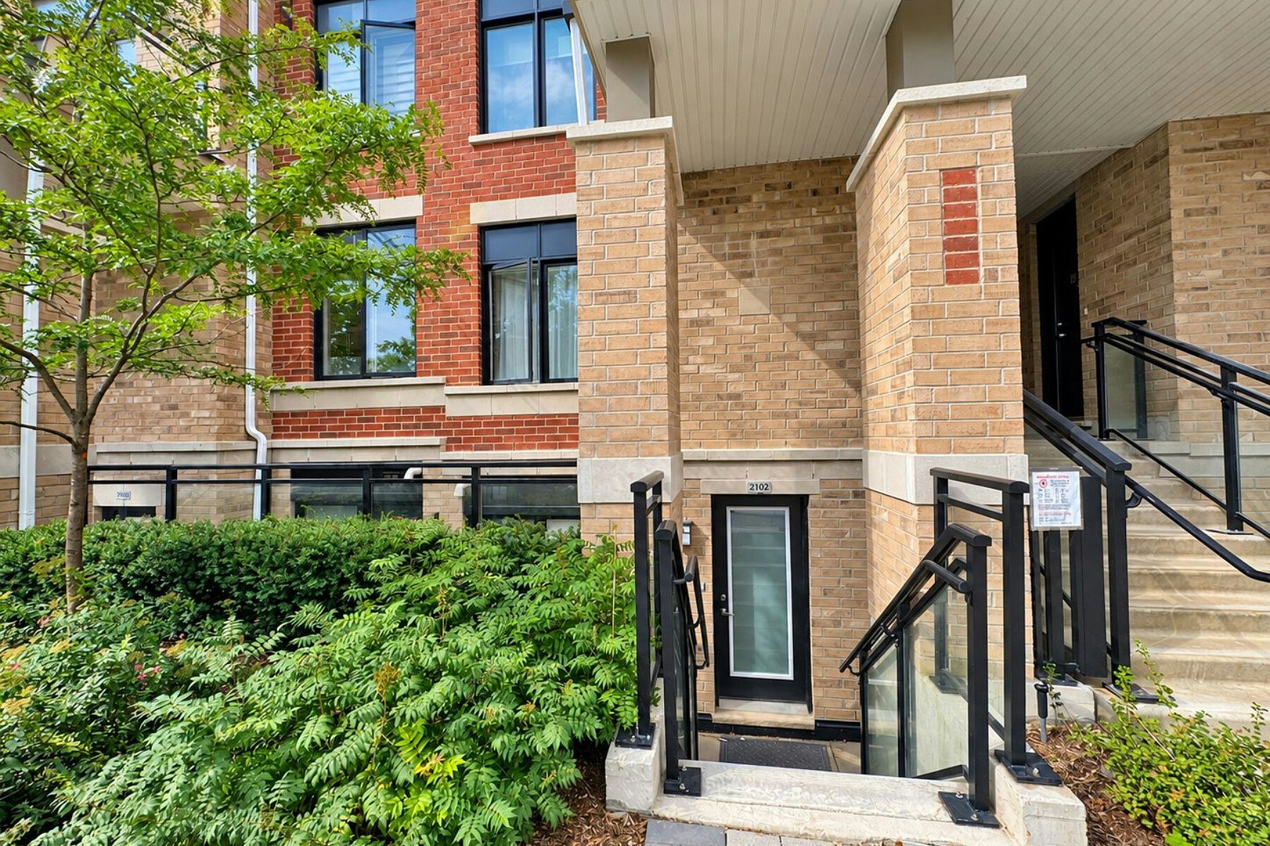 2102-58 Elizabeth Street S, Richmond Hill, ON, L4C 5W2 3