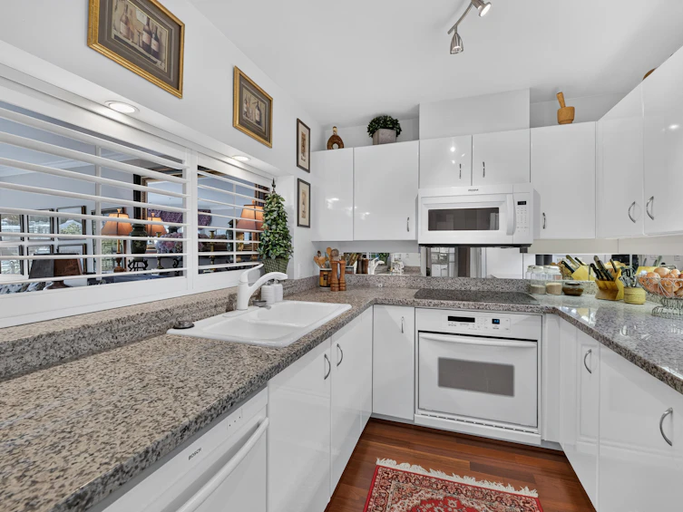 804-1600 Hornby Street, Vancouver, BC, V6Z 2S4 - 11