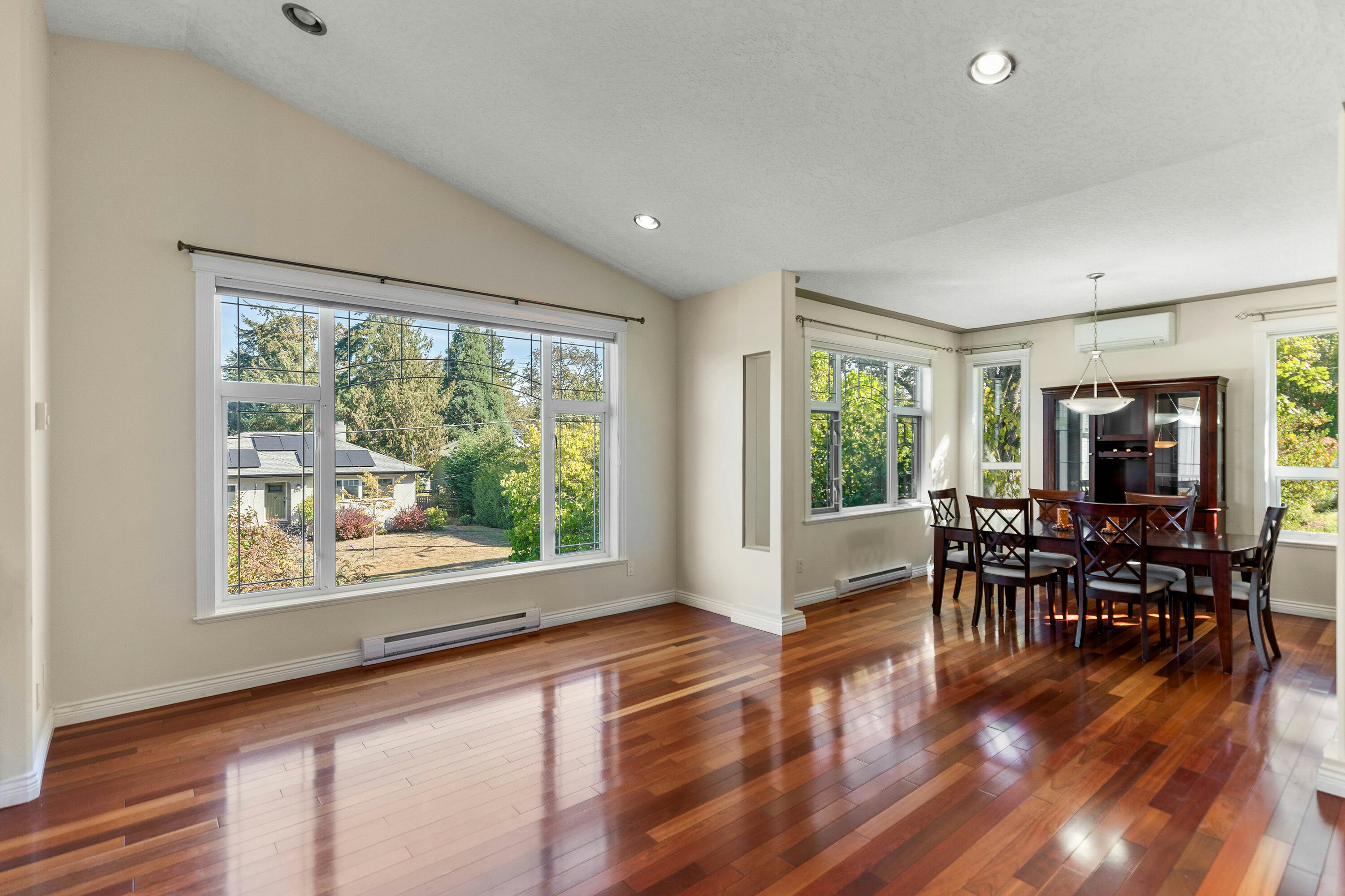3908A Ascot Drive, Saanich, BC, V8P 3S1 - 8