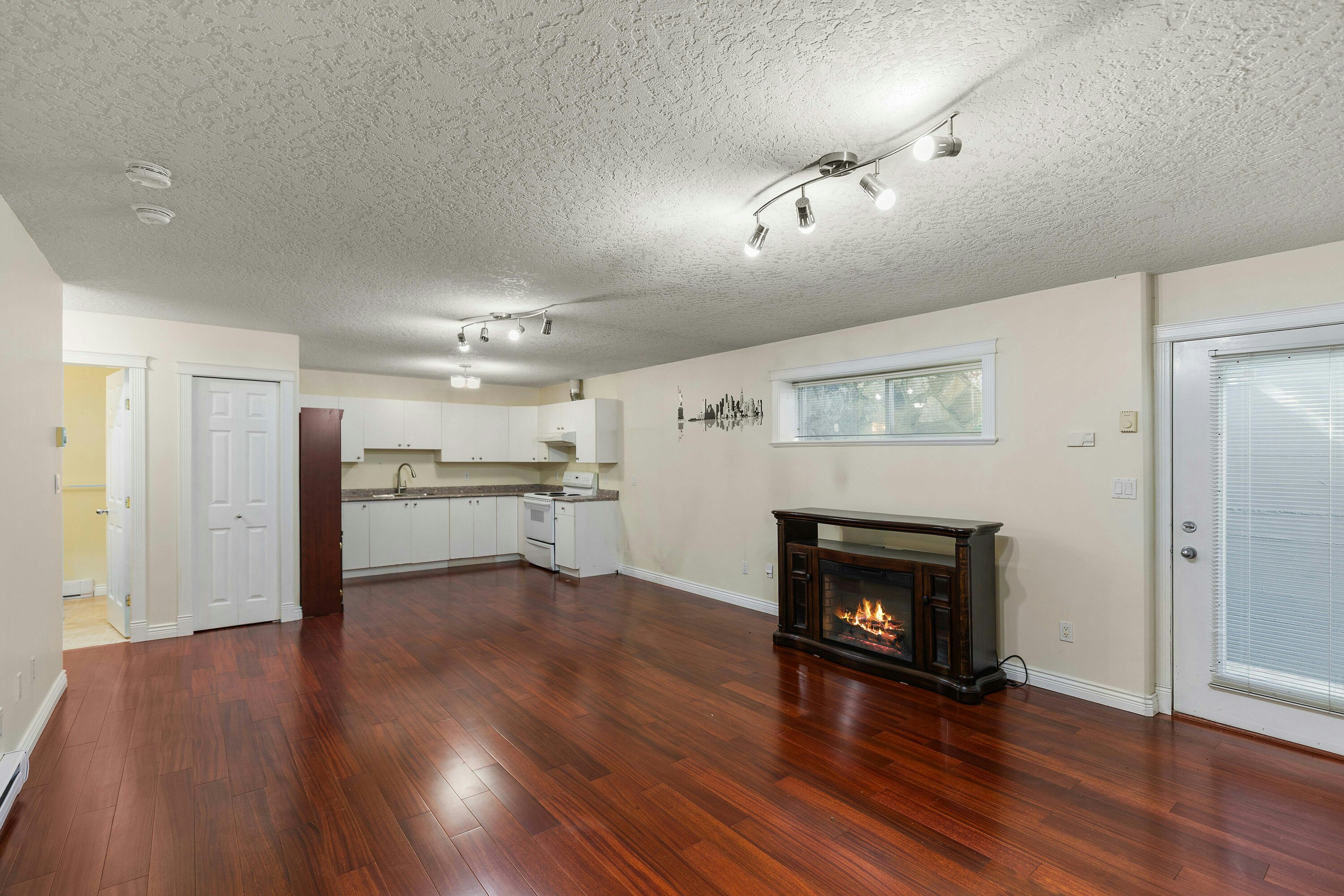 3908A Ascot Drive, Saanich, BC, V8P 3S1 - 31
