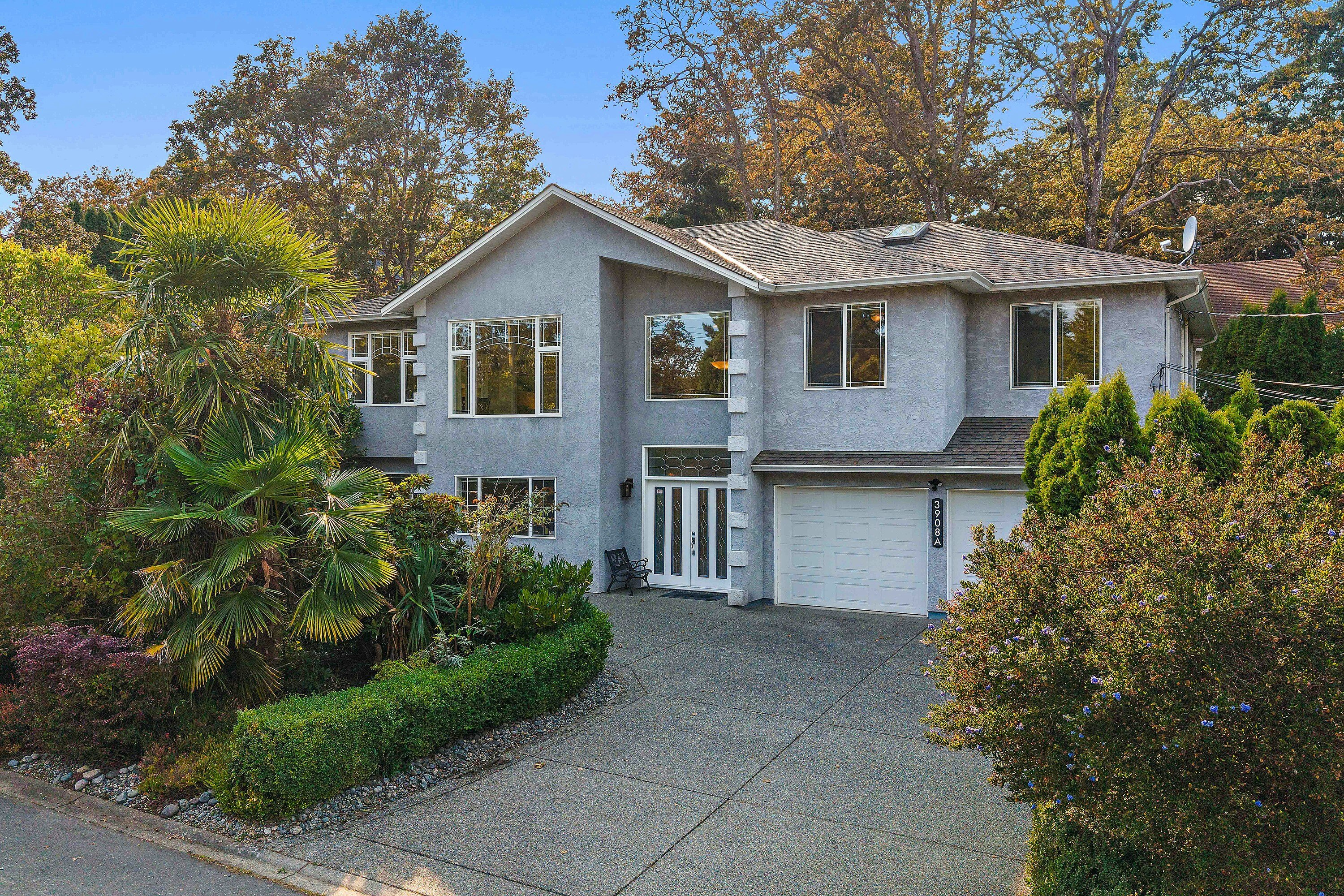 3908A Ascot Drive, Saanich, BC, V8P 3S1