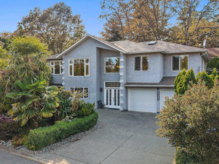 3908A Ascot Drive, Saanich, BC, V8P 3S1