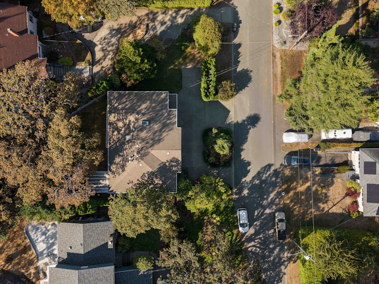 3908A Ascot Drive, Saanich, BC, V8P 3S1 - 2