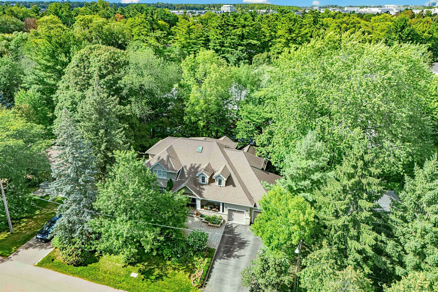 407 Cairncroft Road, Oakville, ON, L6J 4M8 3